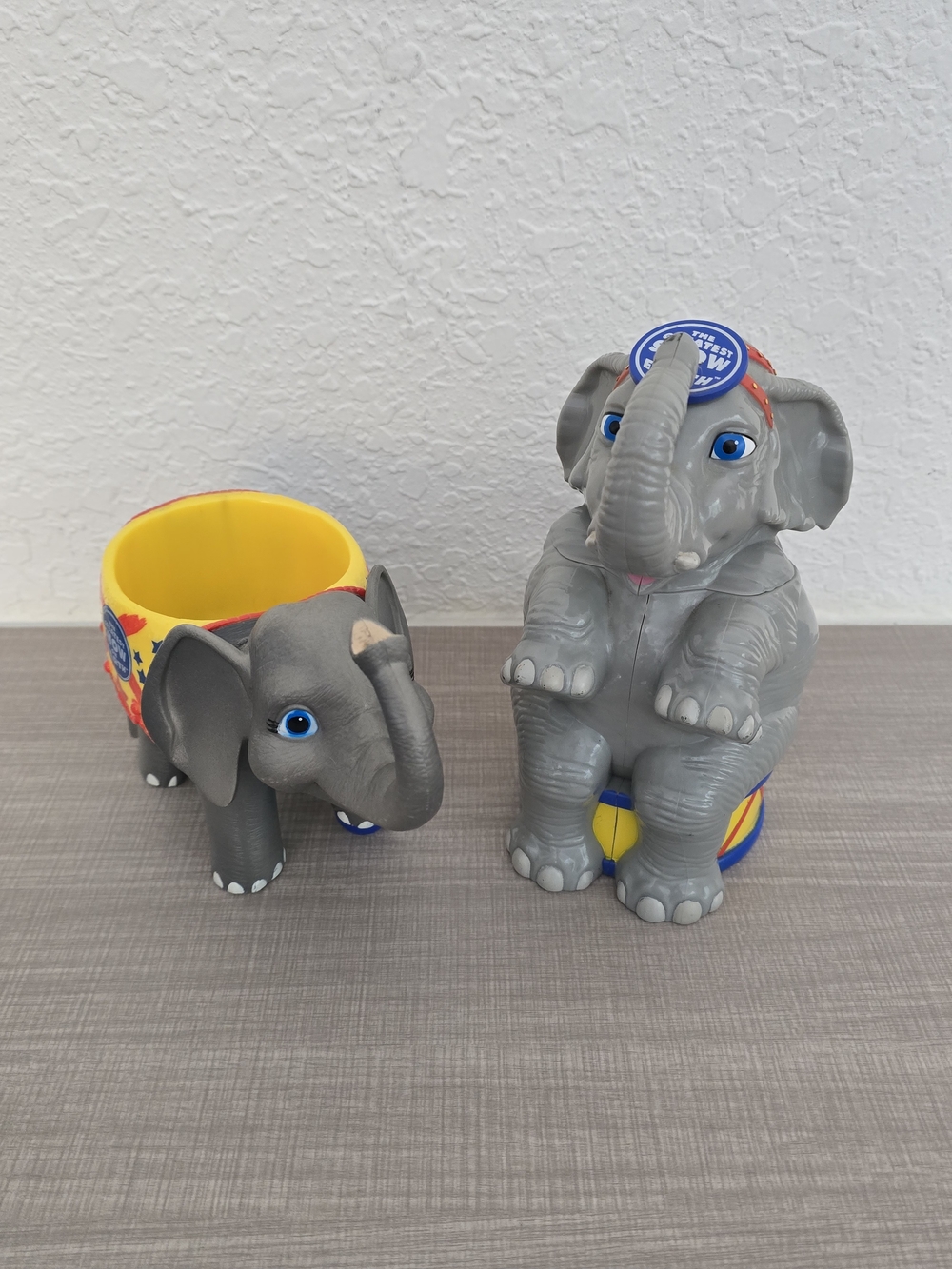 Ringling Bros Barnum & Bailey Circus Elephant Mug Holder Set Feld Entertainment